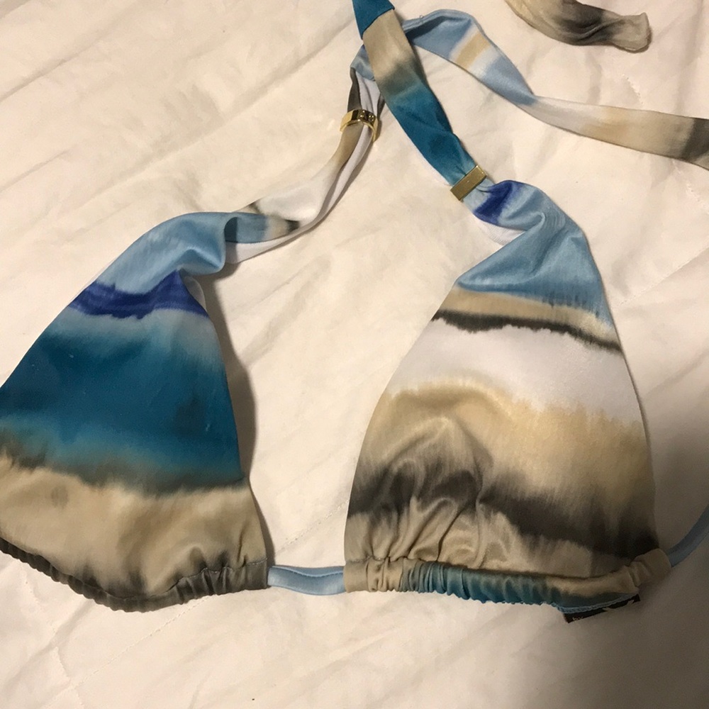 Bikini - Picture 5 of 5